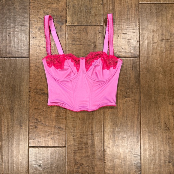 SKIMS Tops - SKIMS Vibrant Pink Lace Bra